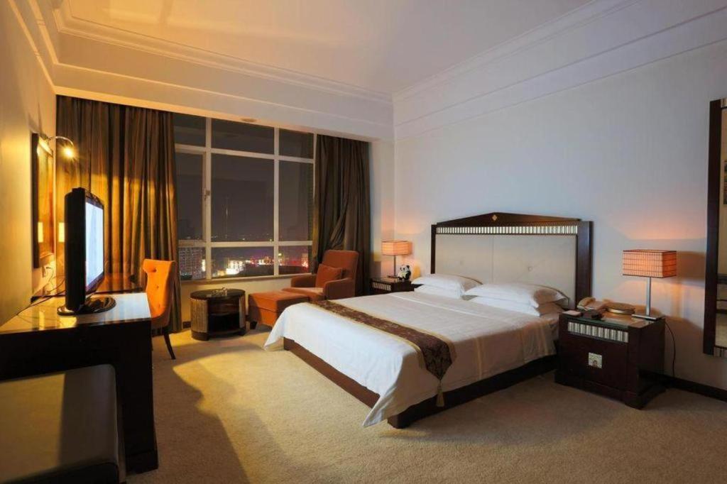 פושאן Hua Xia Pearl Hotel מראה חיצוני תמונה