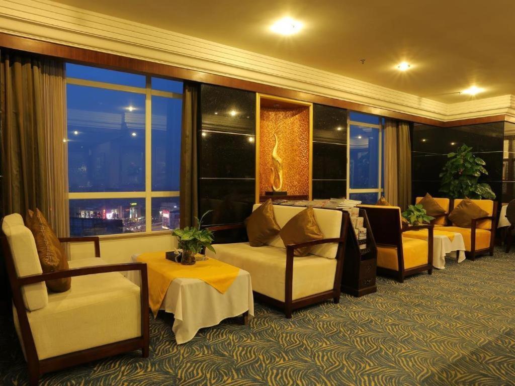 פושאן Hua Xia Pearl Hotel מראה חיצוני תמונה